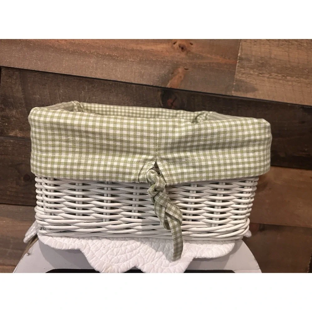 POTTERY BARN KIDS White Sabrina Basket with Liner Green‎ Gingham Plaid Checker